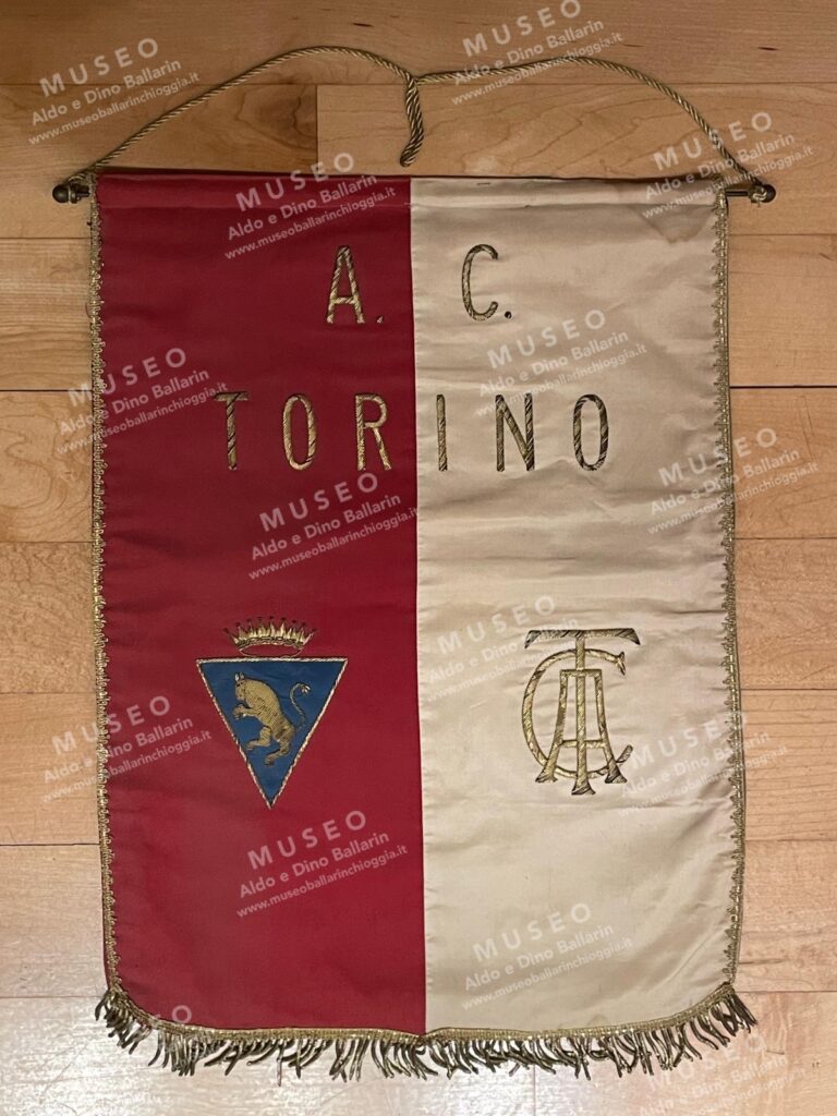 Gagliardetto grande Torino 1946